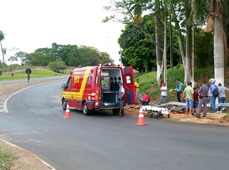 Mãe e filha ficam feridas após acidente de moto em rodovia de Herculândia