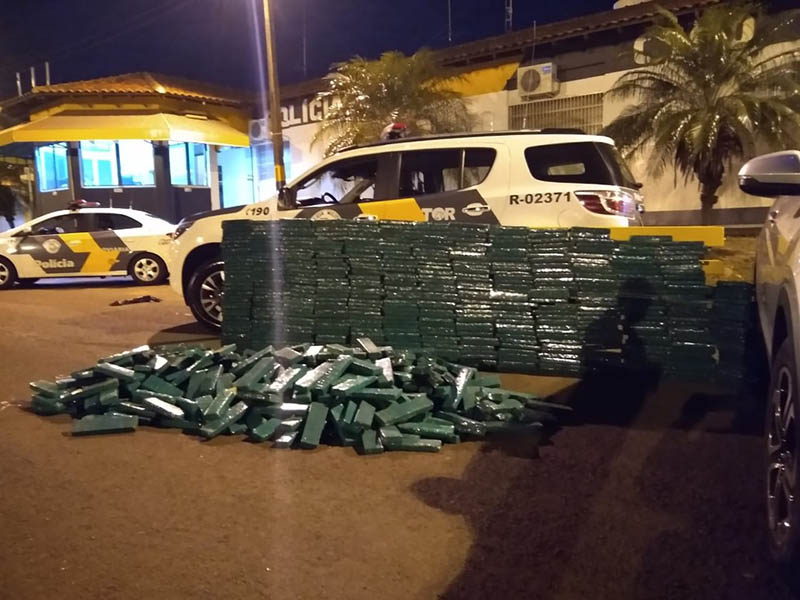 Polícia Rodoviária apreende quase meia tonelada de maconha em Ourinhos