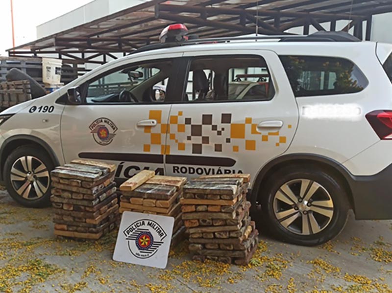 Assisense é preso transportando 137 tabletes de maconha em fundo falso de caminhonete em Paraguaçu