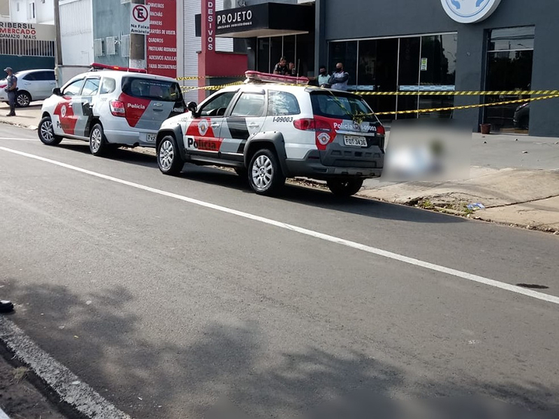 Homem esfaqueia proprietário de oficina e acaba morto por PM que estava de folga em Marília