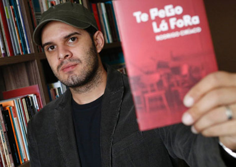 Paraguaçu recebe o escritor Rodrigo Ciríaco para bate papo na Biblioteca