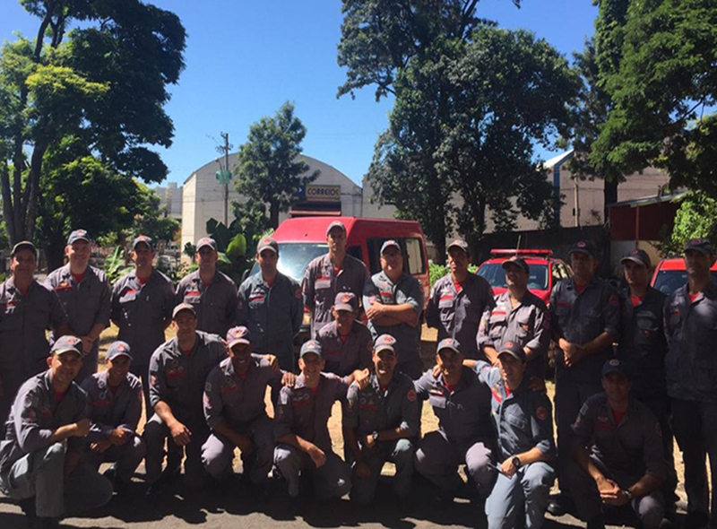 Bombeiros de Paraguaçu estão na Baixada Santista para ajudar no resgate das vítimas de temporal