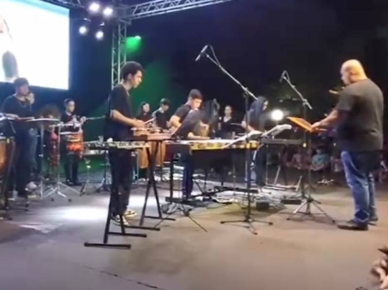 Grupo de Percussão Conto Musical se apresenta quinta-feira, dia 19, na Praça da Matriz, em Paraguaçu