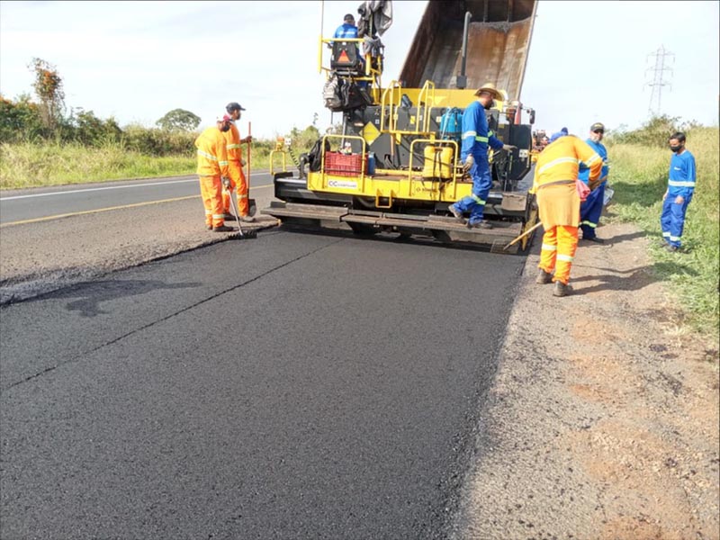 SP 284 recebe manutenção de Paraguaçu a Martinópolis