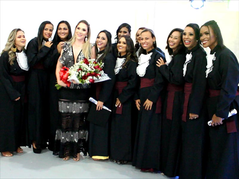 Via Certa realiza formatura do curso de Auxiliar de Saúde Bucal