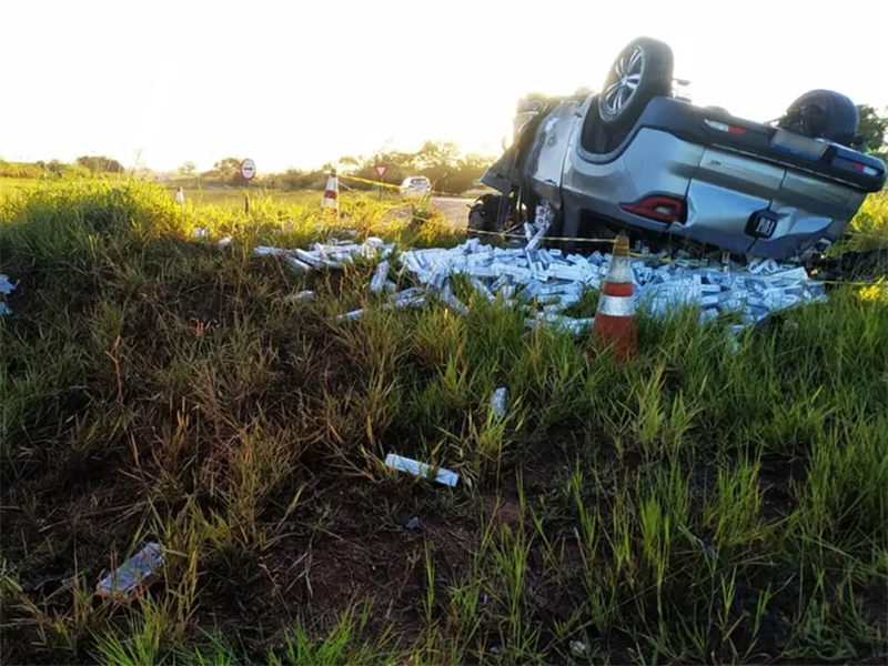 Homem morre carbonizado após capotamento na Rodovia Assis Chateaubriand em Pirapozinho