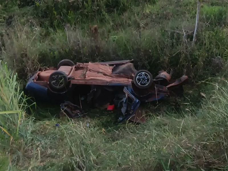 Dois homens morrem após colisão entre carro e carreta, em Euclides da Cunha