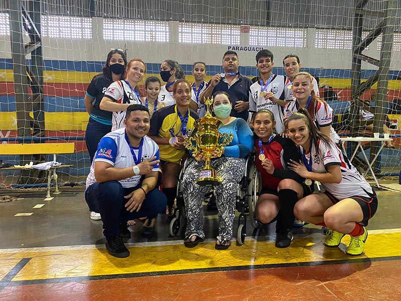 Futsal feminino de Paraguaçu conquista torneio em Herculândia