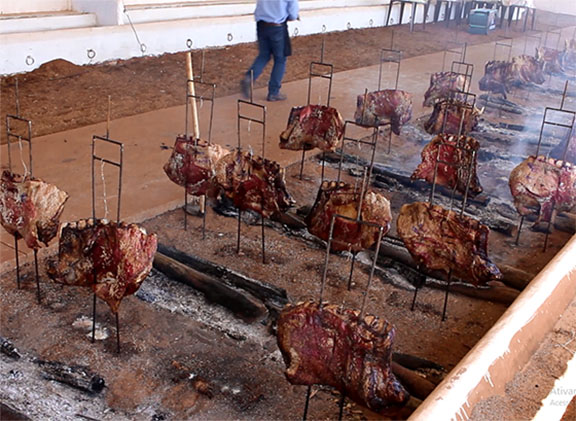 Costela no Fogo de Chão da Santa Casa é sucesso