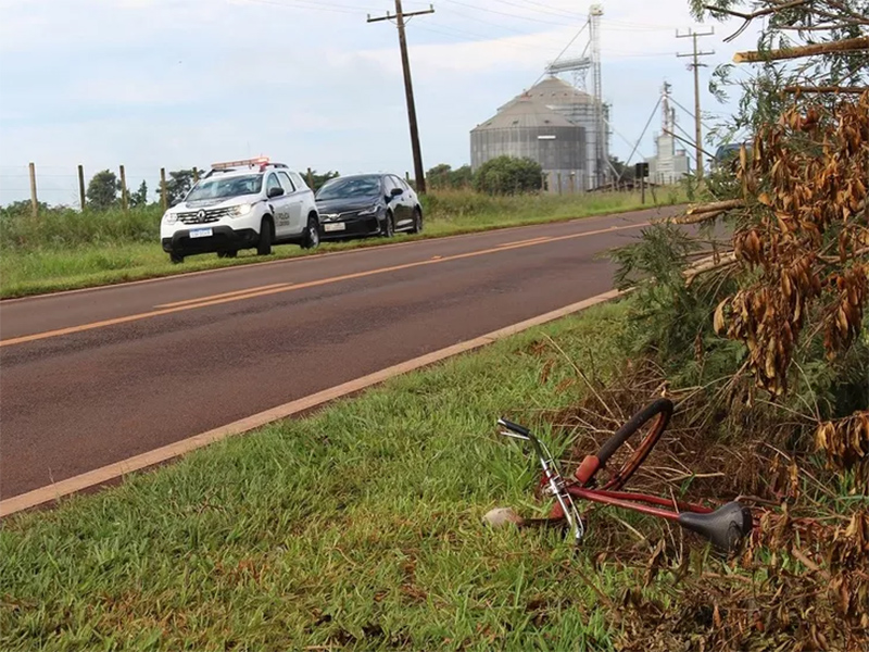 Ciclista morre após colisão com ônibus da prefeitura de Cândido Mota