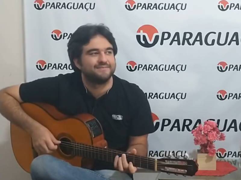 Músico paraguaçuense Tiago Abreu fala de sua experiência musical em viagem para Cuba