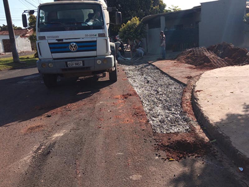 Prefeitura de Paraguaçu entrega obra de sarjetão na rua Aníbal Marques x Rua Patrocínio Castro