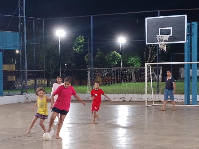 Prefeitura Municipal substitui refletores na Quadra de Esportes da Vila Gammon