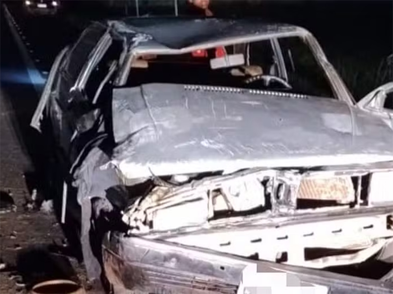 Jovem de 21 anos morre após carro capotar em rodovia de Botucatu