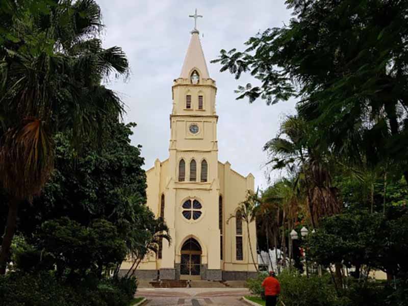 Pastoral Social da Igreja Católica atende mais de 100 famílias na paróquia