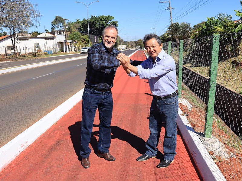 Prefeito Antian recepciona deputado Dalben, visita Ciclovia e entrega pedidos para Paraguaçu