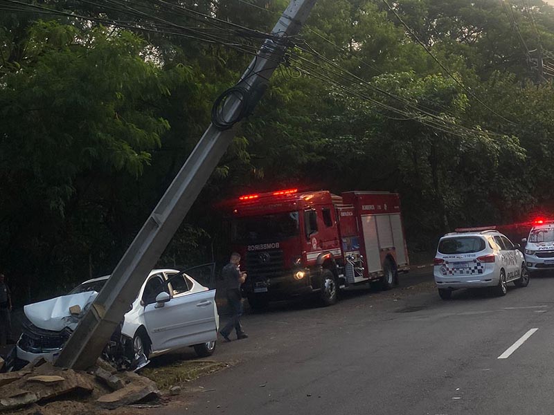 Às vésperas do feriado prolongado, Energisa reforça alerta sobre riscos das colisões contra postes