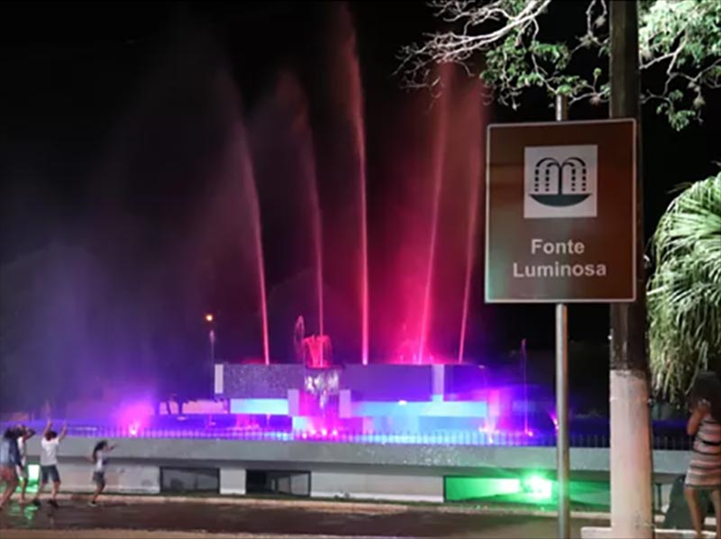 Furto de fios deixa Praça da Fonte Luminosa no escuro em Paraguaçu Paulista