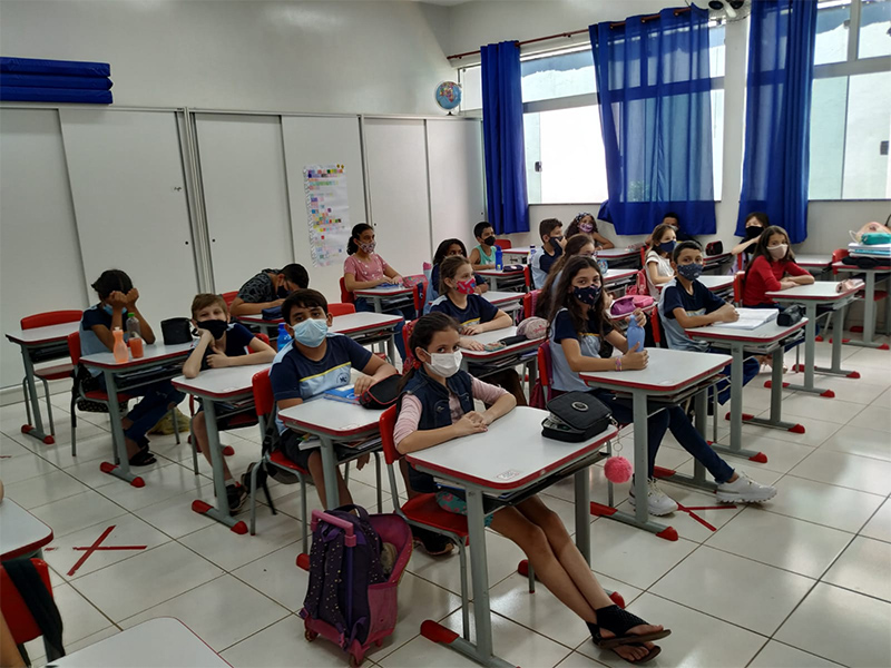 Escolas da Rede Municipal de Ensino de Assis voltam a receber 100% dos alunos