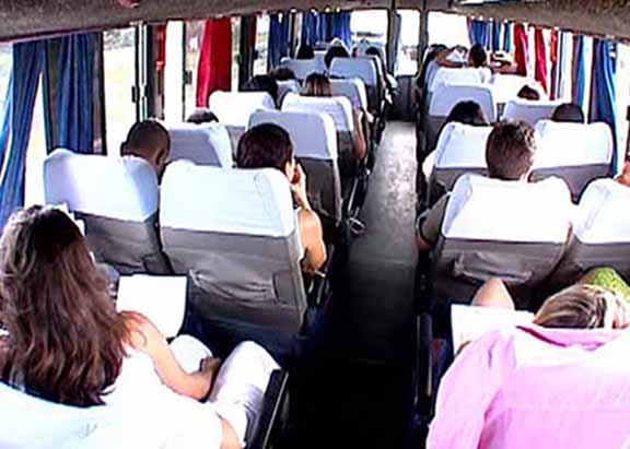 Jovens que viajam para estudar na região devem se cadastrar para o reembolso do transporte