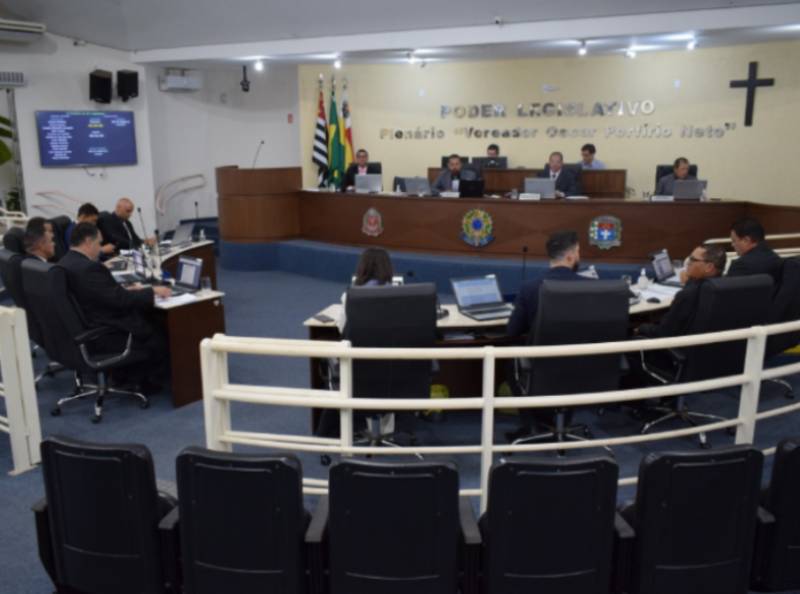 Vereadores fazem 34 requerimentos com questionamentos ao Prefeito Antian