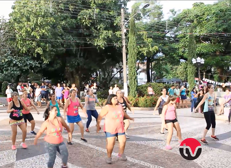 Mulheres são homenageadas em dia de beleza, saúde e diversão