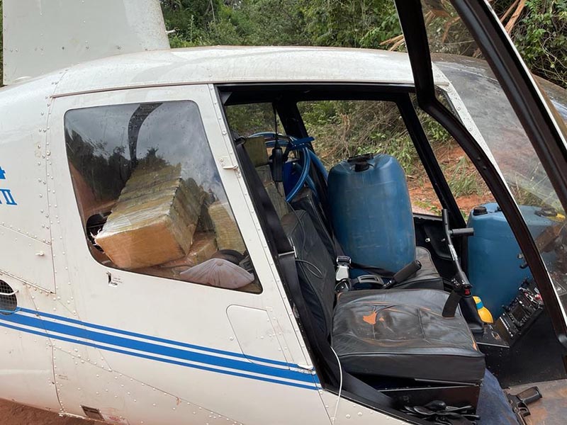 Helicóptero apreendido pela PF após pouso forçado em Paraguaçu transportava 280 quilos de cocaína