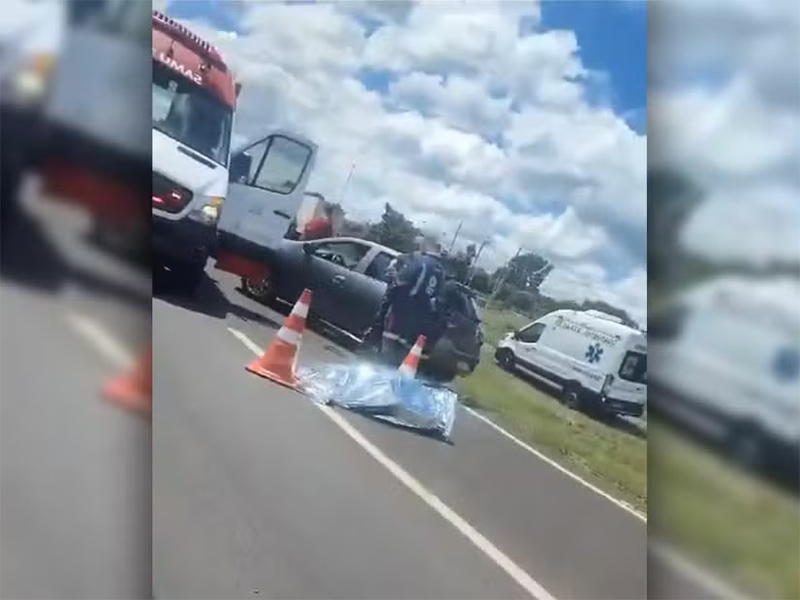 Homem morre atropelado ao atravessar rodovia para retirar objeto da pista em Lençóis Paulista