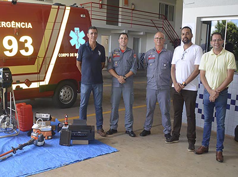 Corpo de Bombeiros realiza demonstração de equipamentos recebidos na base de Paraguaçu