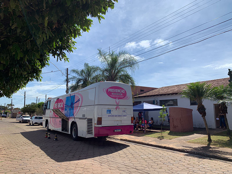 Ônibus de coleta de preventivos atende 90 mulheres em Paraguaçu Paulista