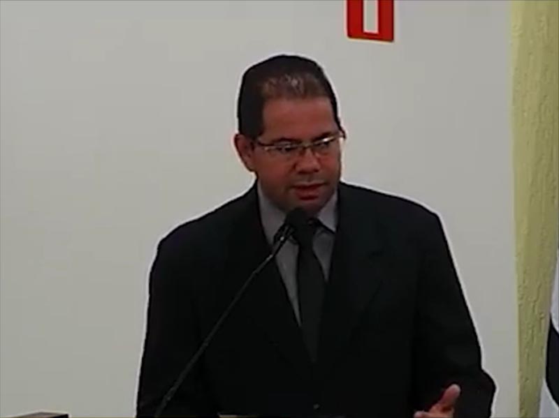 Vereador questiona prefeitura sobre critérios adotados para concessão do adicional universitário