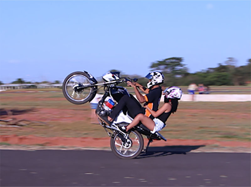 Final de semana foi de manobras radicais de wheeling no Centro de Convergência