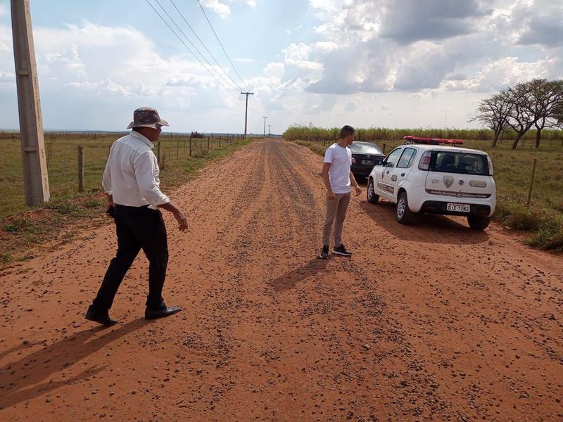 Presidente da Câmara e Vereador Daniel fiscalizam estrada rural em Paraguaçu Paulista