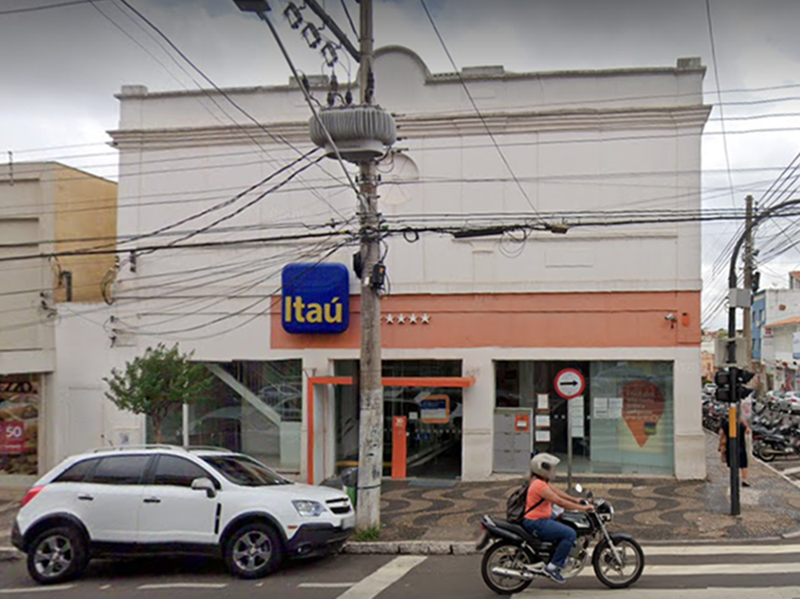 Suspeita de Covid em funcionária provoca interdição da agência do banco Itaú