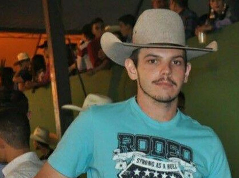 Jovem morre ao bater moto contra poste de iluminação pública em Santa Cruz do Rio Pardo