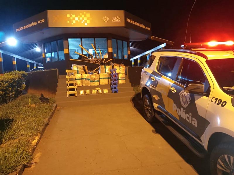Polícia prende caminhoneiro com mais de 250 quilos de maconha em Palmital