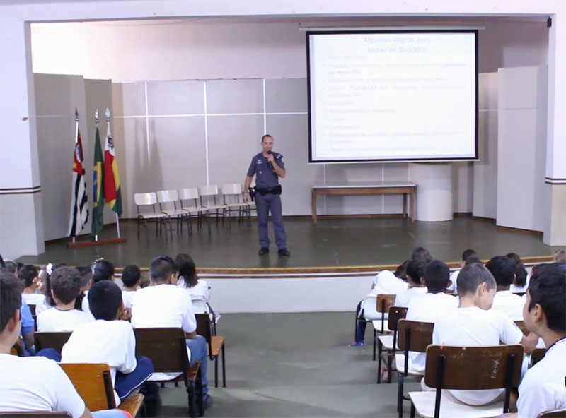 Rotaract, Prefeitura e PM promovem Campanha Maio Amarelo em Paraguaçu