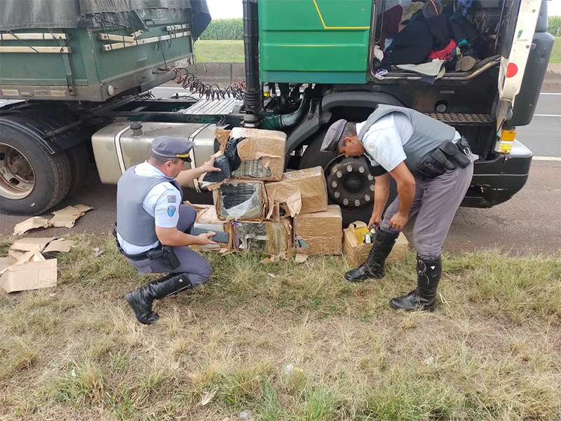 Caminhoneiro é preso por tráfico de drogas na Raposo Tavares em Cândido Mota