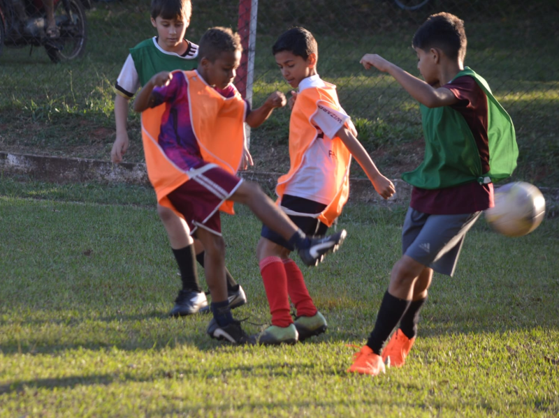 Departamento Municipal de Esporte e Lazer realiza Campeonato Interno entre alunos da base