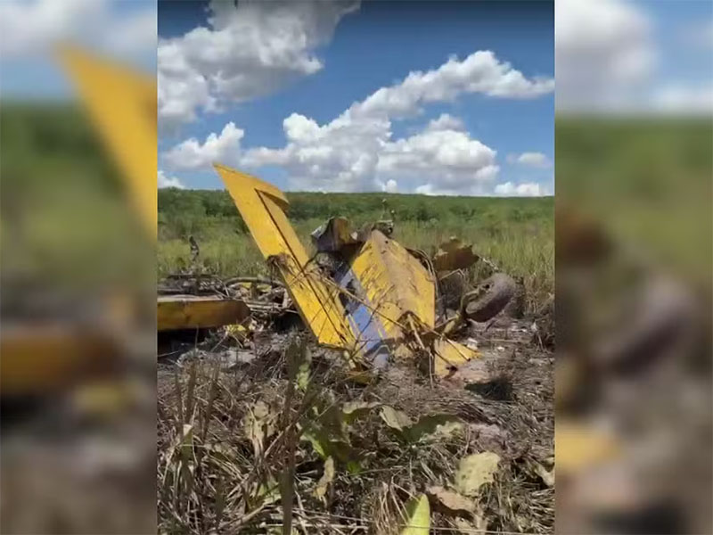 Piloto morre em queda de avião agrícola em área rural no interior de SP