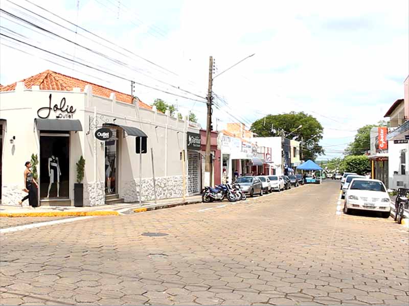 Rua Irmã Gomes, no centro, terá alteração na mão de direção