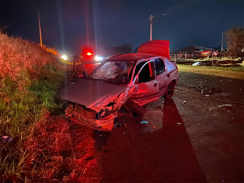 Acidente envolvendo três carros deixa pessoas feridas em estrada que liga  Indiana a Regente Feijó