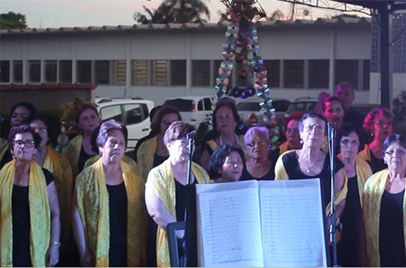 Com Cantata de Natal, ONG Juntos Paraguaçu inaugura decoração natalina