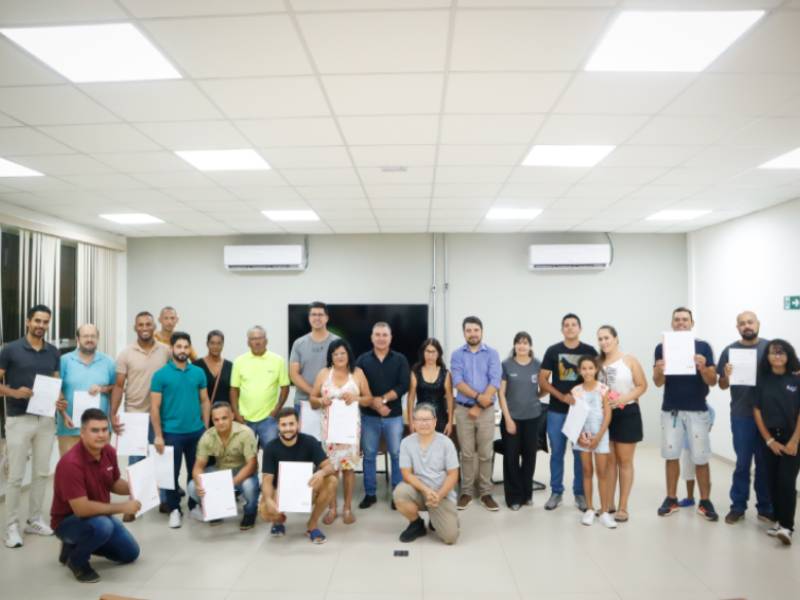 Senai entrega certificados a concluintes de cursos em Paraguaçu Paulista