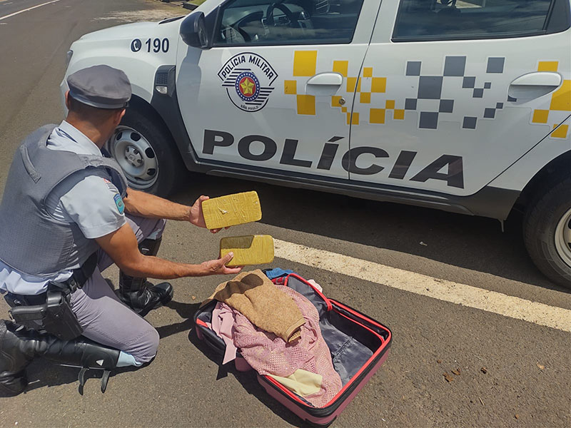 Casal é flagrado em ônibus transportando cocaína na bagagem em Ourinhos