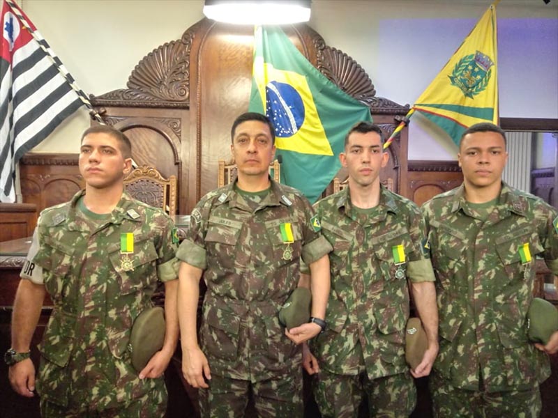 Sessão de homenagens na cidade de Bauru