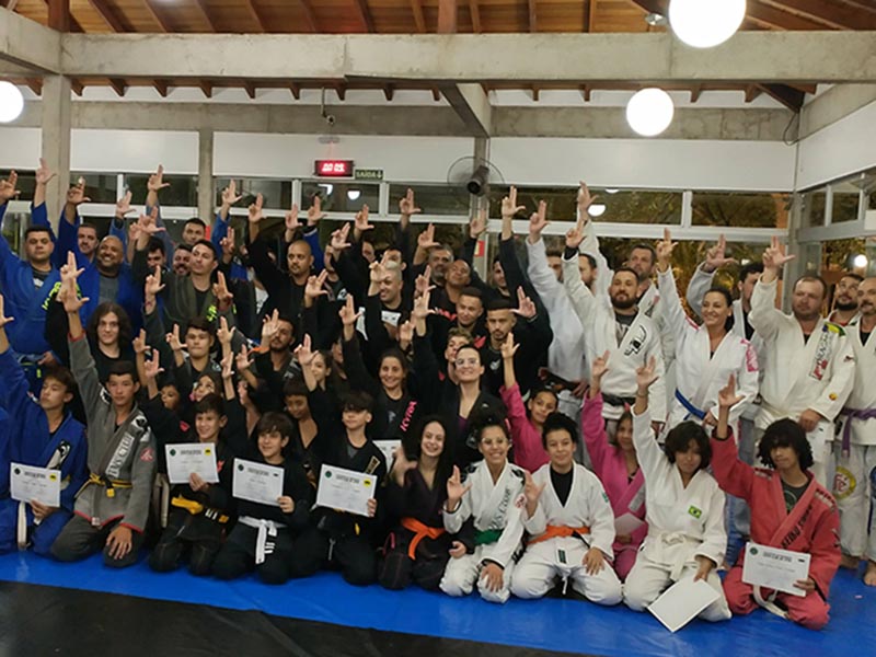 Alunos de Jiu Jitsu da Associação dos Funcionários da Cocal participam de graduação