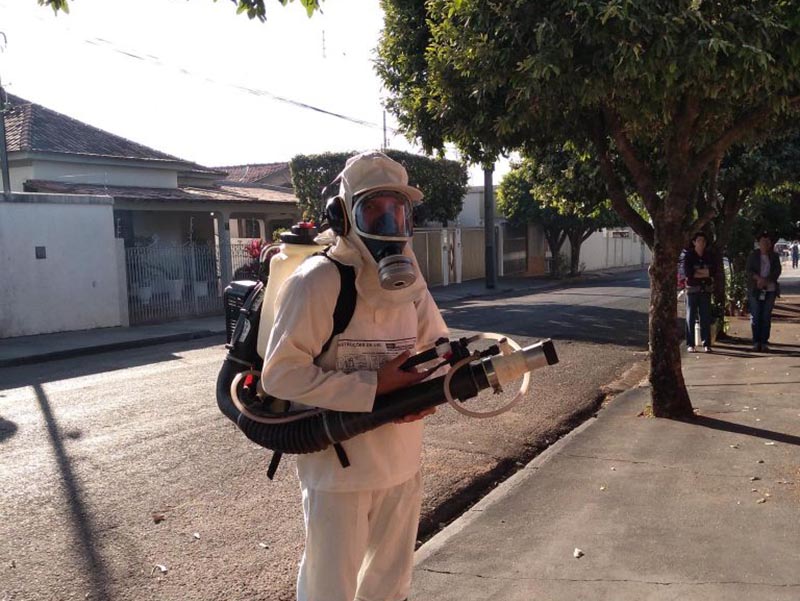 Agentes de saúde intensificam busca ativa contra a dengue em residências de Paraguaçu