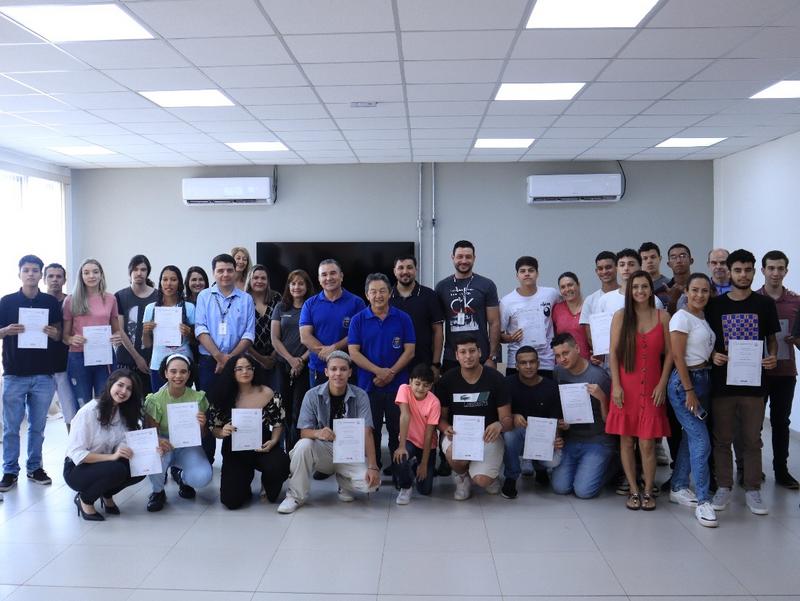 Prefeitura entrega certificados a formandos do curso de Operador de Microcomputador