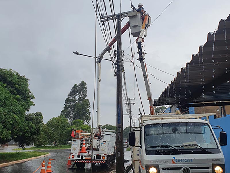 Energisa reforça a importância de adotar cuidados preventivos nos dias de chuvas e ventos fortes 